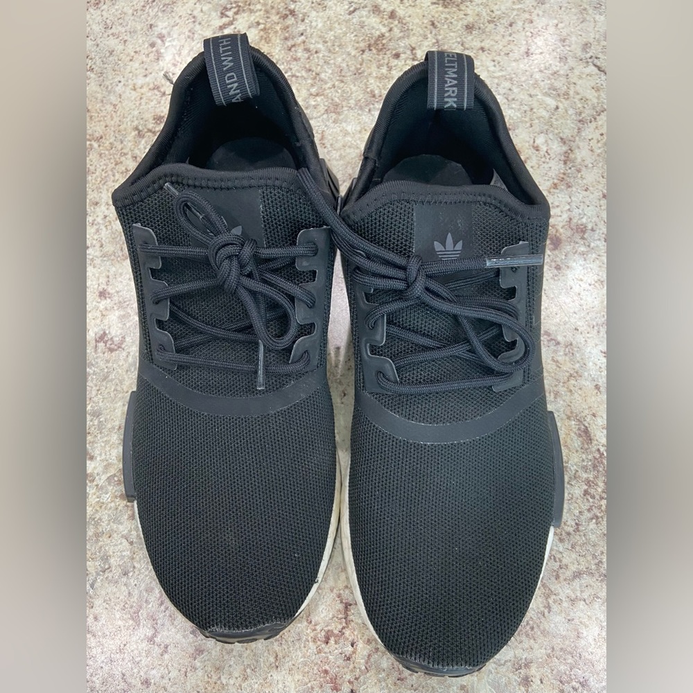 Adidas Swift Run shoes Mens 6.5 or women 7.6